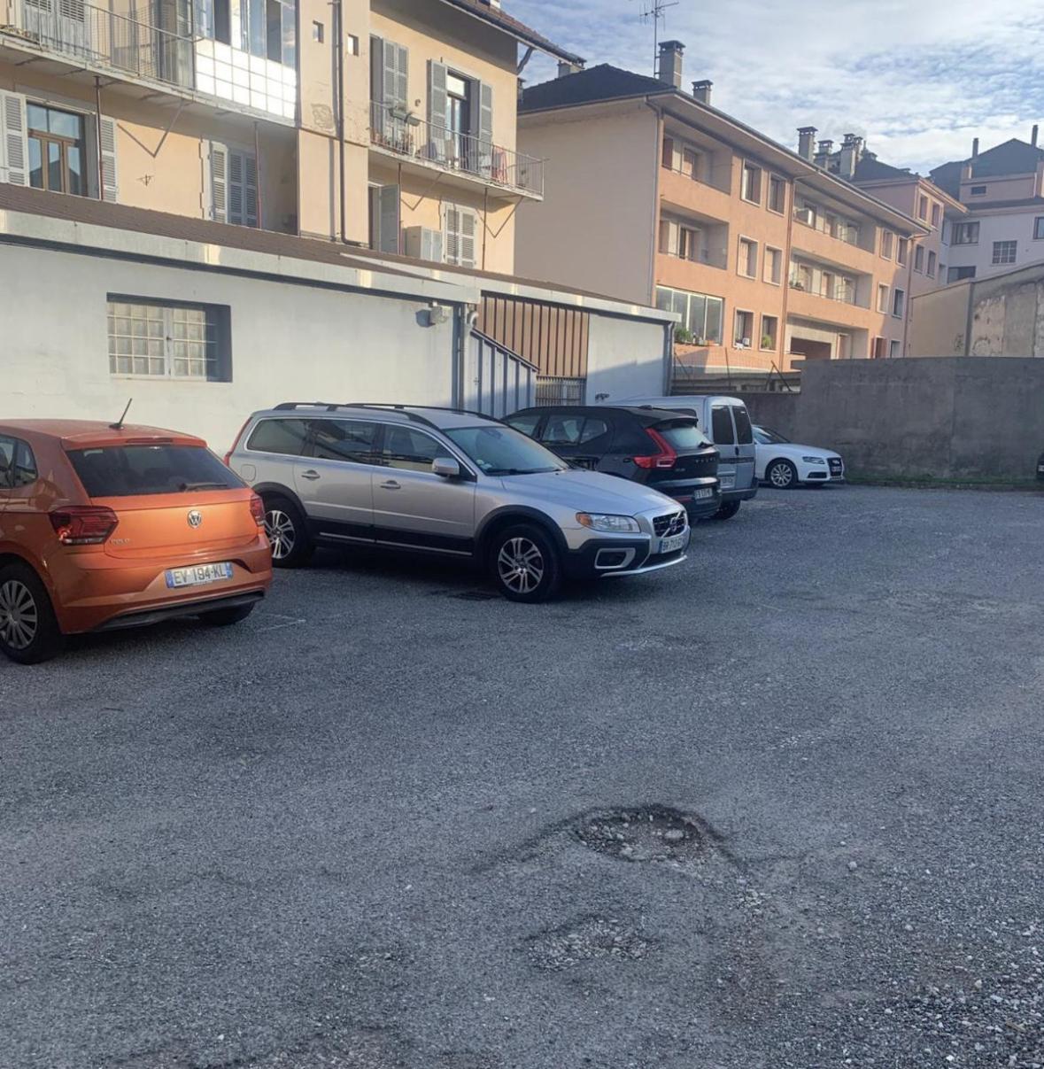 Refuge Centre Ville Avec Parking アヌシー エクステリア 写真