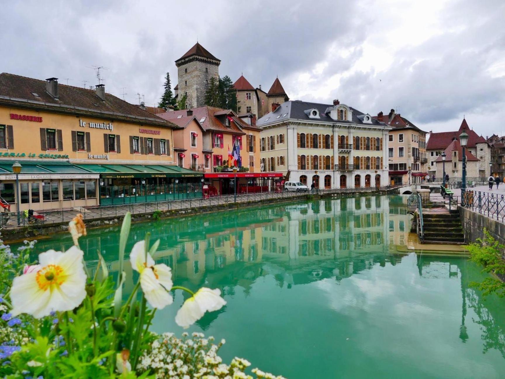 Refuge Centre Ville Avec Parking アヌシー エクステリア 写真